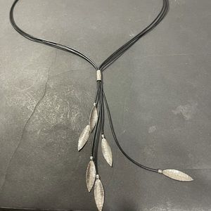 Silpada 925 SS Y leather strand leaf necklace.